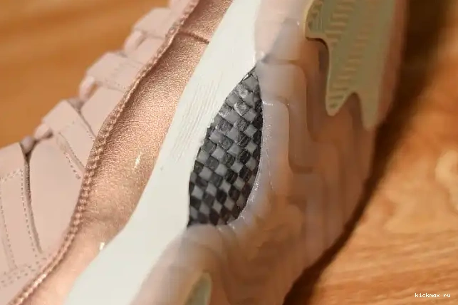 Rep MAX Rose Air Jordan GS Low Gold 11 AH7860-105 0606